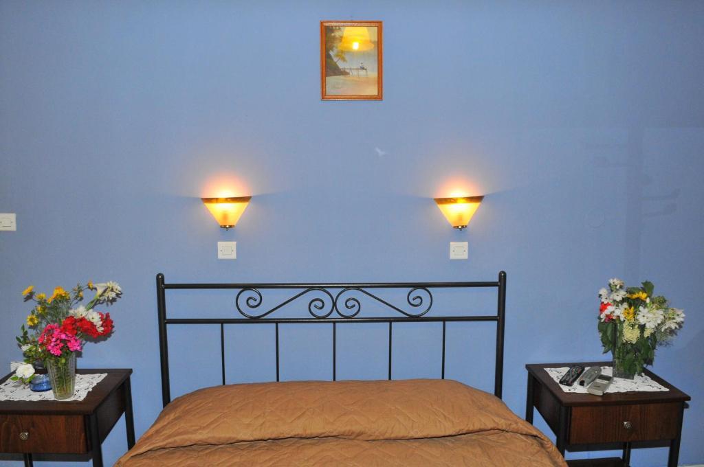Oasis Hotel Theodoros & Litsa Galaris Agia Marina  Exterior photo